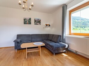 TV - Apartment in detached house near the ski resort (Kötschach-Mauthen)