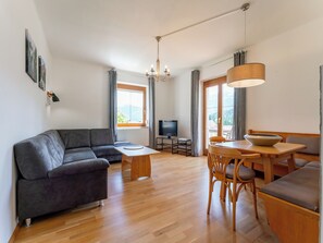 TV - Apartment in detached house near the ski resort (Kötschach-Mauthen)