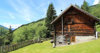 Authentisches Alpen Chalet in den Bergen
