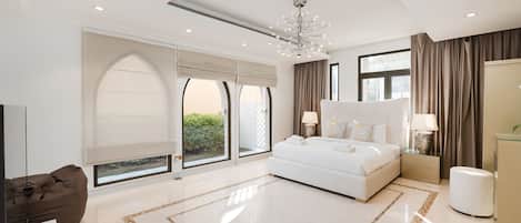 5 bedrooms, iron/ironing board, free WiFi
