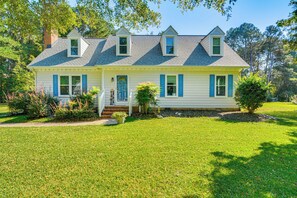 Exterior - 15 Mi to Raleigh: Dog-Friendly Home w/ Fire Pit! (Fuquay-Varina)