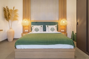 2 bedrooms, in-room safe, desk, iron/ironing board - Villa Arcelio Luxury 2BR Villa Steps from Jungle Padel and Gym (Badung)