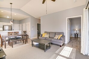 TV - Pool + Hot Tub: Lake-View Condo in Surfside Beach! (Surfside Beach)