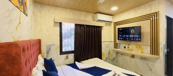 Hotel Newyork by Stayzy Rooms