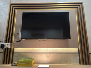 Standard Room | Television