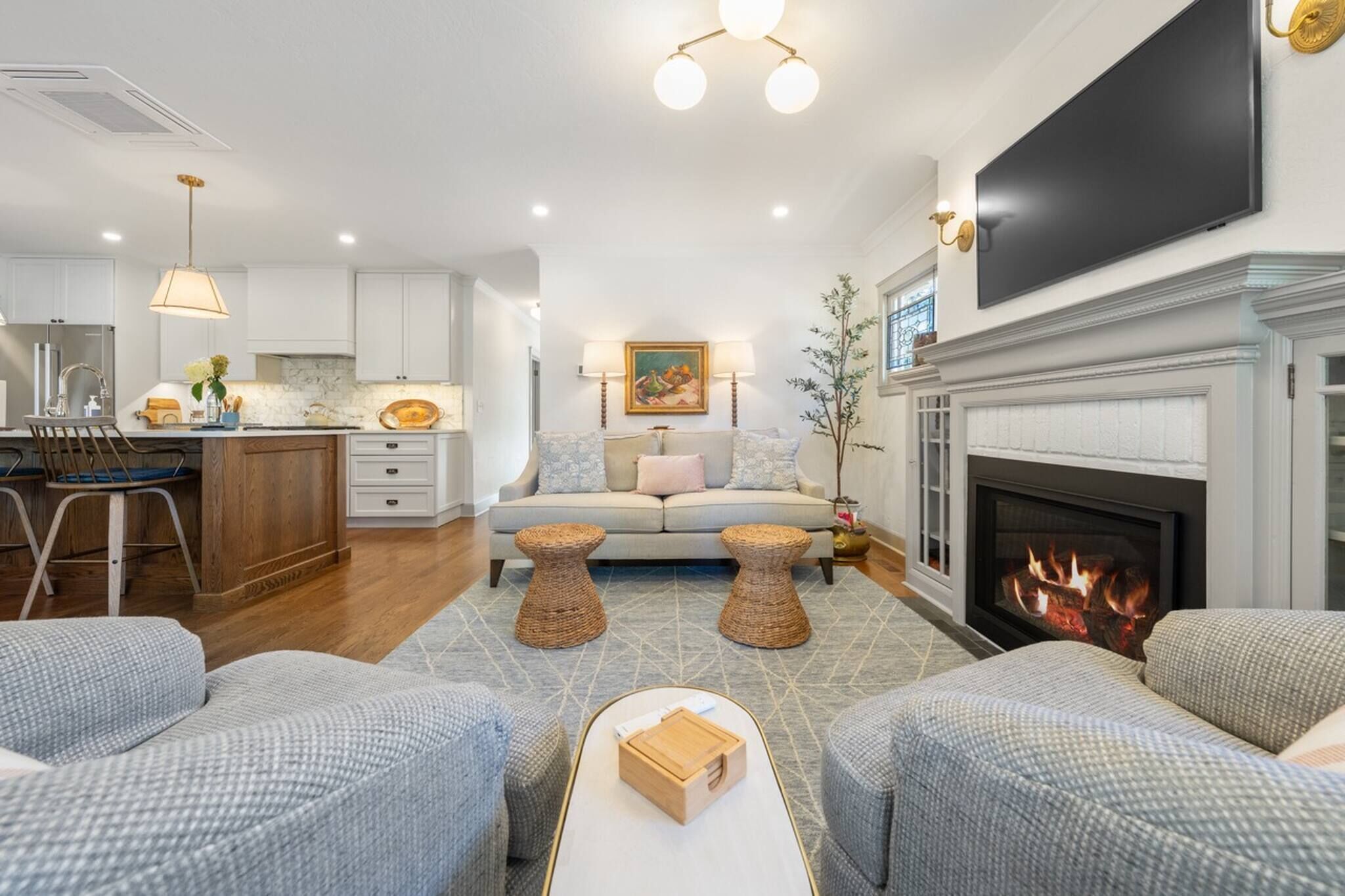 TV, fireplace