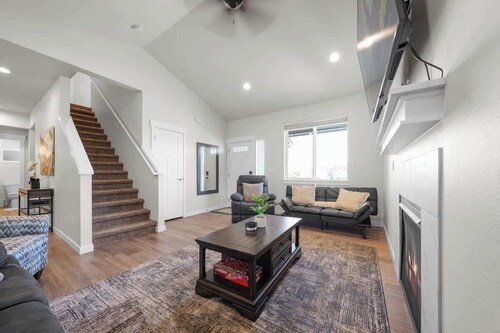 Valley's Hottest Stay | Grill, Chill, Repeat