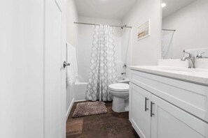 تجهيزات دش، صابون، شامبو