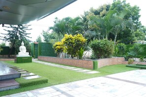 Exterior - SVR Hotel Sai Samrat (Rahata)