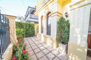 Exterior - Cozy Home with fireplace 5mins to beach (Glenelg)