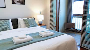 Economy Townhome, Balcony | 3 bilik tidur, seterika/papan seterika, Wi-fi percuma