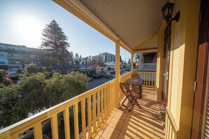 Economy Townhome, Balcony | Terrace/patio - Cozy Home with fireplace 5mins to beach (Glenelg)