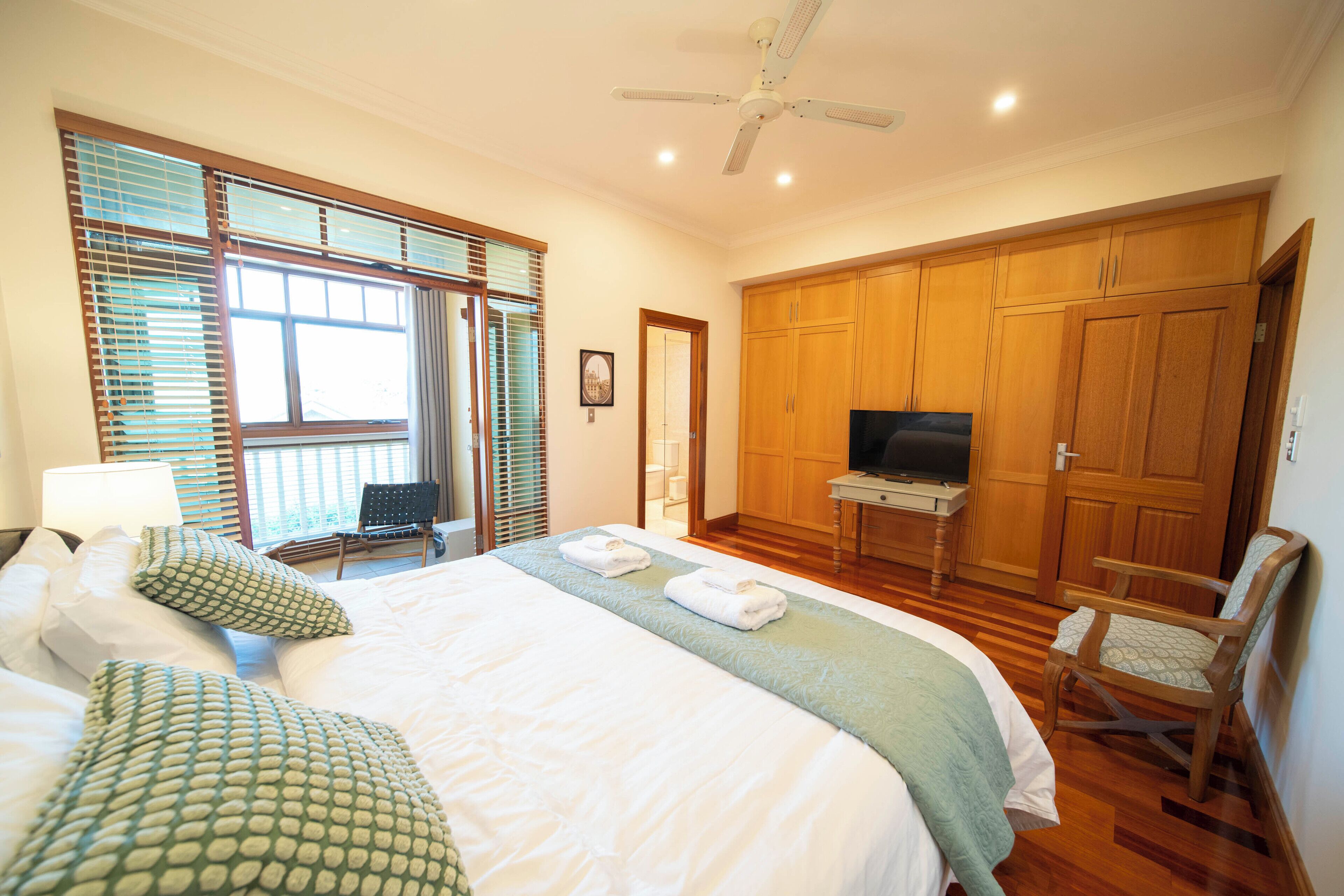 Economy Townhome, Balcony | 3 bedrooms, iron/ironing board, free WiFi