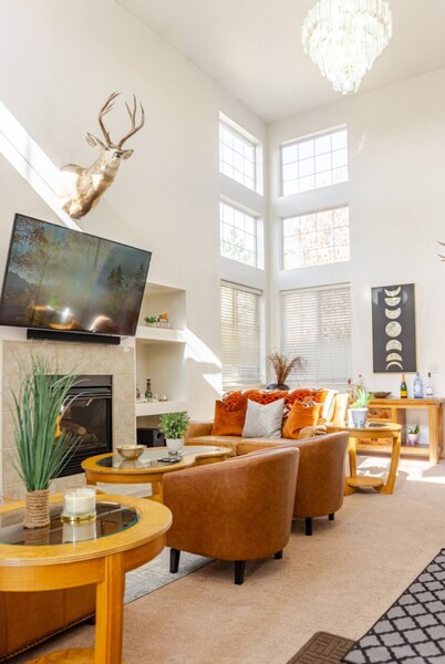 Spacious 4-bedroom house in brilliant Carson City with WiFi, AC.