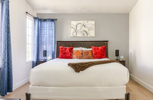 4 bedrooms, iron/ironing board, WiFi, bed sheets