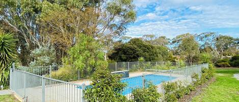 Sesongbasert utendørsbasseng