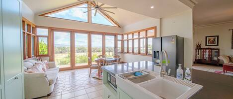 House, Vineyard View | Living area