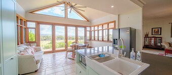 Condor Estate with Vineyard & Fireplace