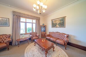 Hus - udsigt over vingård | Opholdsområde | Tv