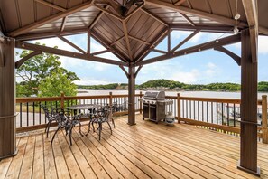 Outdoor dining - Pleasure Point - Waterfront house w/Dock off Bagnell Dam Strip (Lake Ozark)