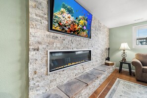 TV, fireplace