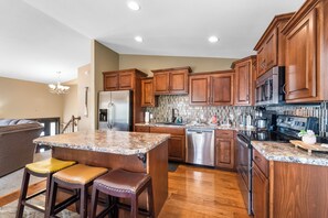 Fridge, microwave, oven, stovetop - Pleasure Point - Waterfront house w/Dock off Bagnell Dam Strip (Lake Ozark)