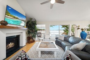 Een smart-tv en een open haard