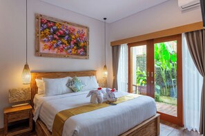 高級雙人房 | 迷你吧、房內夾萬、書桌、手提電腦工作空間