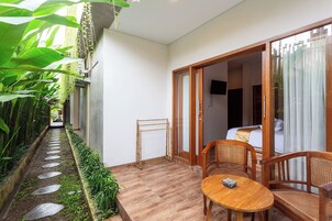 Habitación doble superior | Minibar, caja fuerte, escritorio y espacio para trabajar con un portátil