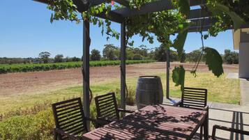 Comfort House, Garden View | Terrace/patio