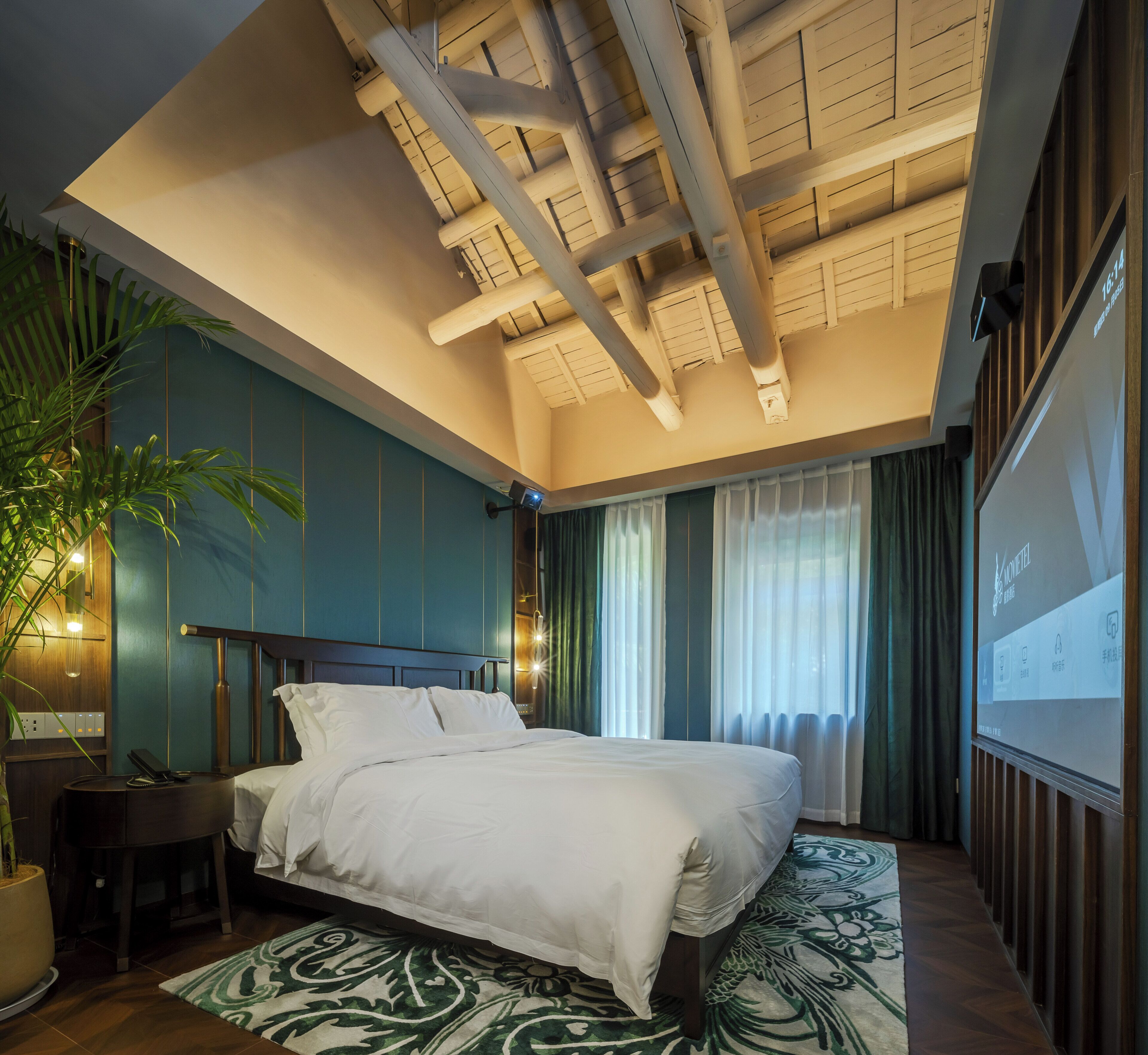 Premier Suite | Egyptian cotton sheets, premium bedding, down comforters