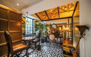 Suite Khas | Makan di kamar