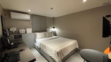 Sèche-cheveux, chaussons, serviettes fournies, shampoing