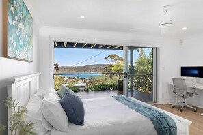 3 bedrooms, iron/ironing board, WiFi, bed sheets - The Vista by Coast Hosting (Copacabana)