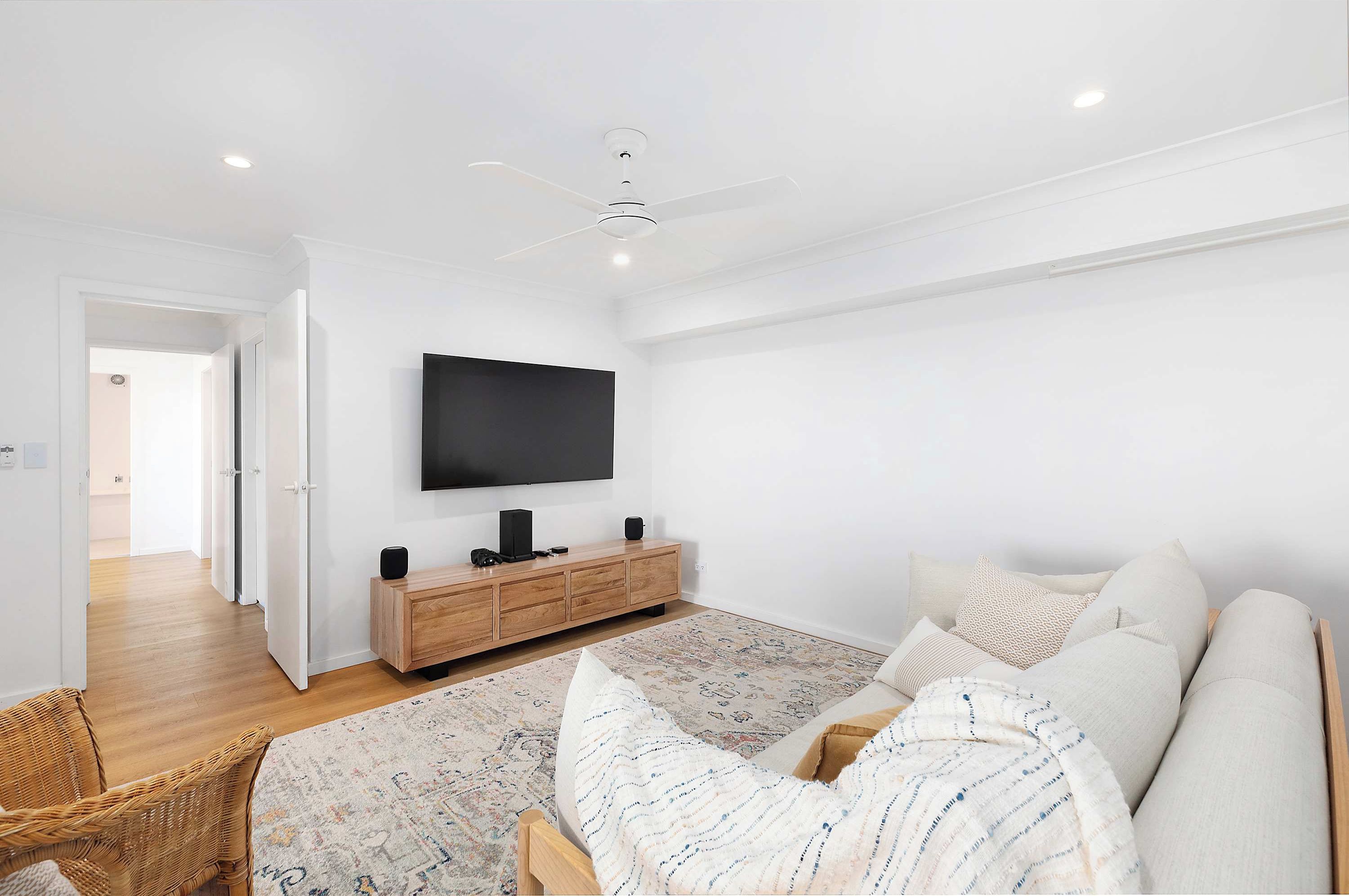Whale Views | Pizza Oven | Fire Pit | Sleeps 9 - Sydney