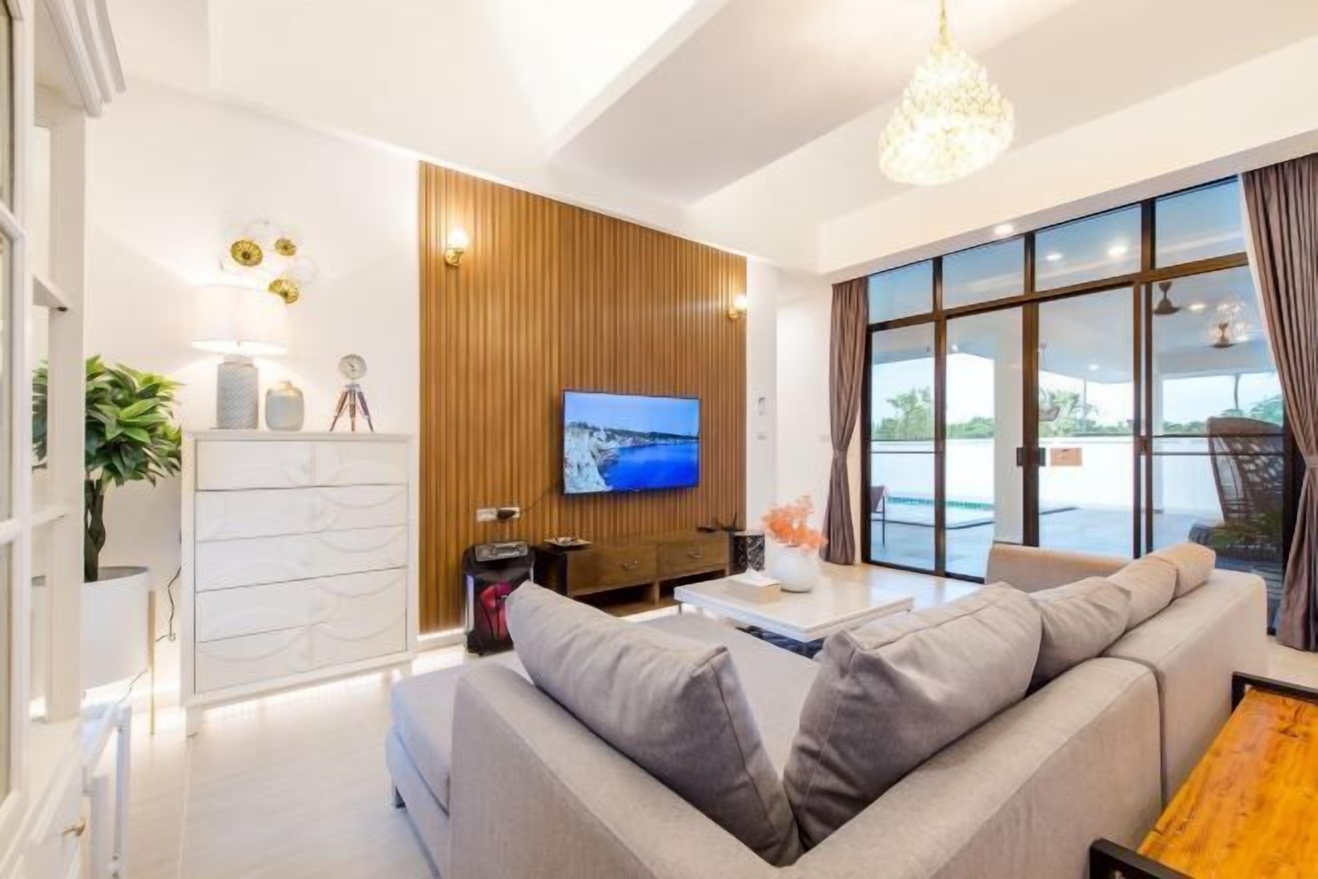 Tempat tidur bayi