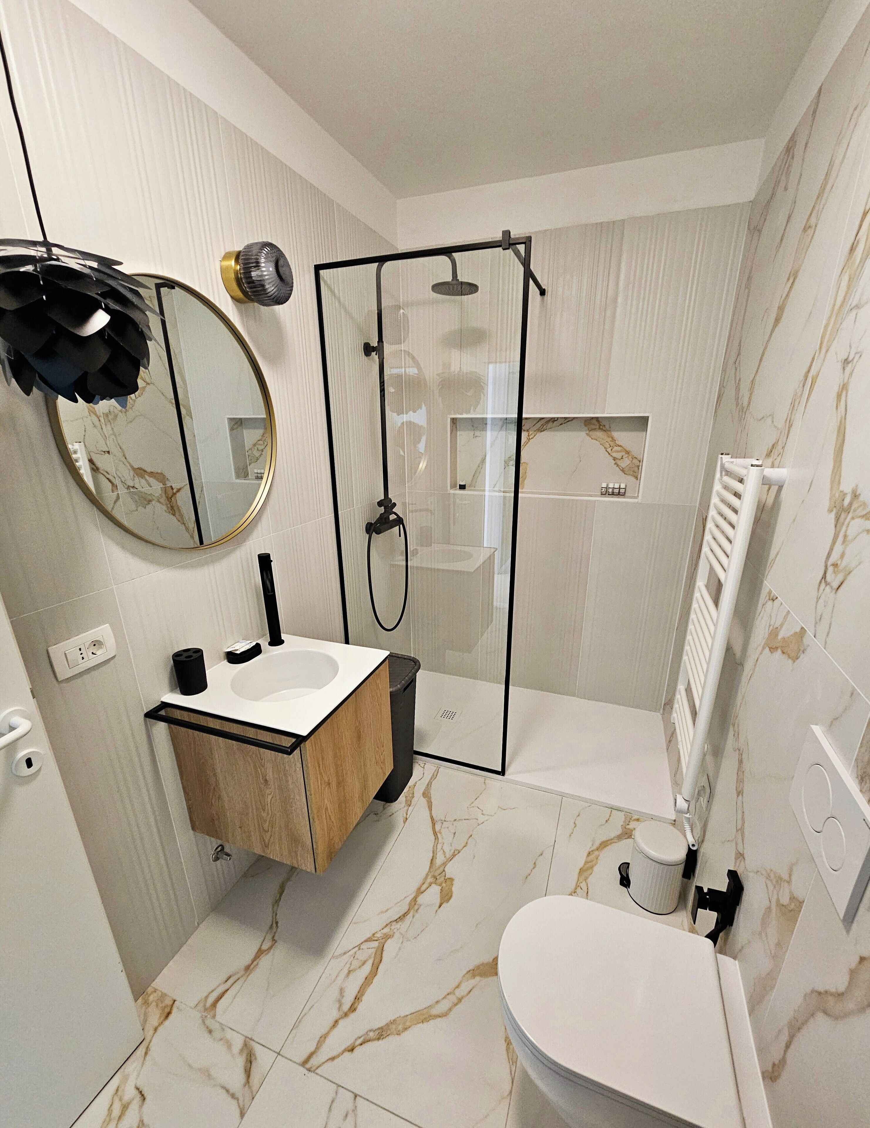 Family Apartment, 2 Bedrooms, Beach View, Beachfront | Bathroom