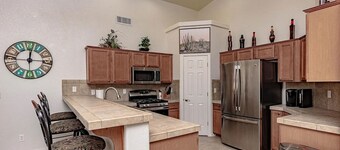 Last Min Booking/Late Night Self Check-In/Ready4U