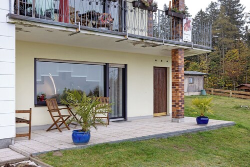 Ferienwohnung 'Naturoase Fichtelberg' mit privater Terrasse, privatem Garten und Wi-Fi