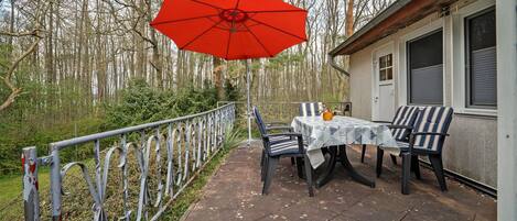 تناول الطعام بالخارج