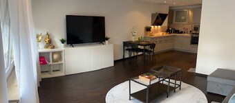 Apartment 'Hochwertige Wohnung Frechen City' with Shared Terrace, Balcony and Wi-Fi