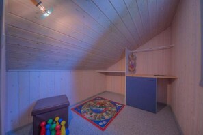 House | 3 bedrooms, individually furnished - Ferienhaus im Skandinavischen Stil (Mirow)