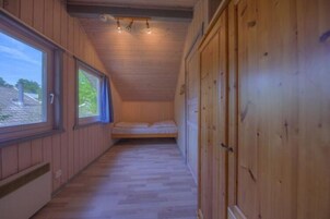 House | 3 bedrooms, individually furnished