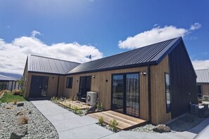 Unclassified image, 3 of 3, button - Sky Valley (Lake Tekapo)