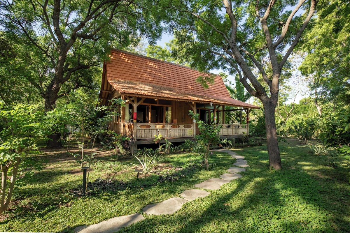 Traditional Bungalow, 2 Bedrooms, Mountain View | Soundproofing, WiFi (free), individually decorated