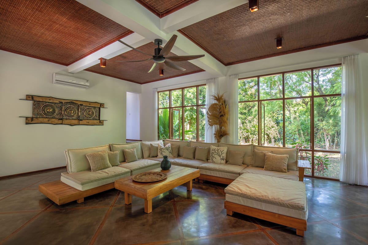 Panoramic Villa, 2 Bedrooms, Kitchen, Mountain View | Living room