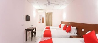 Aristo Hotel 81