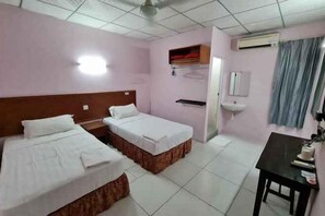 Room - Aristo Hotel 81 (Donggongon)