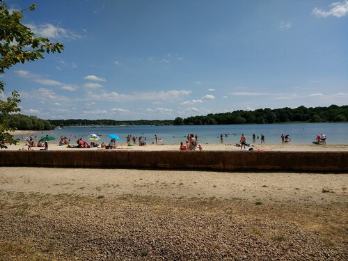 Charming: a comfortable house near Lac du Der. Pets welcome.