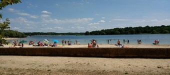 Charming: a comfortable house near Lac du Der. Pets welcome.